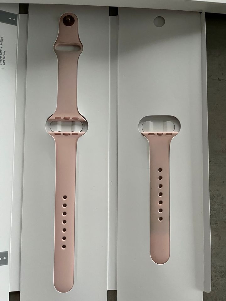 Apple Watch Serie 4, 40 mm Roségold in Scheinfeld