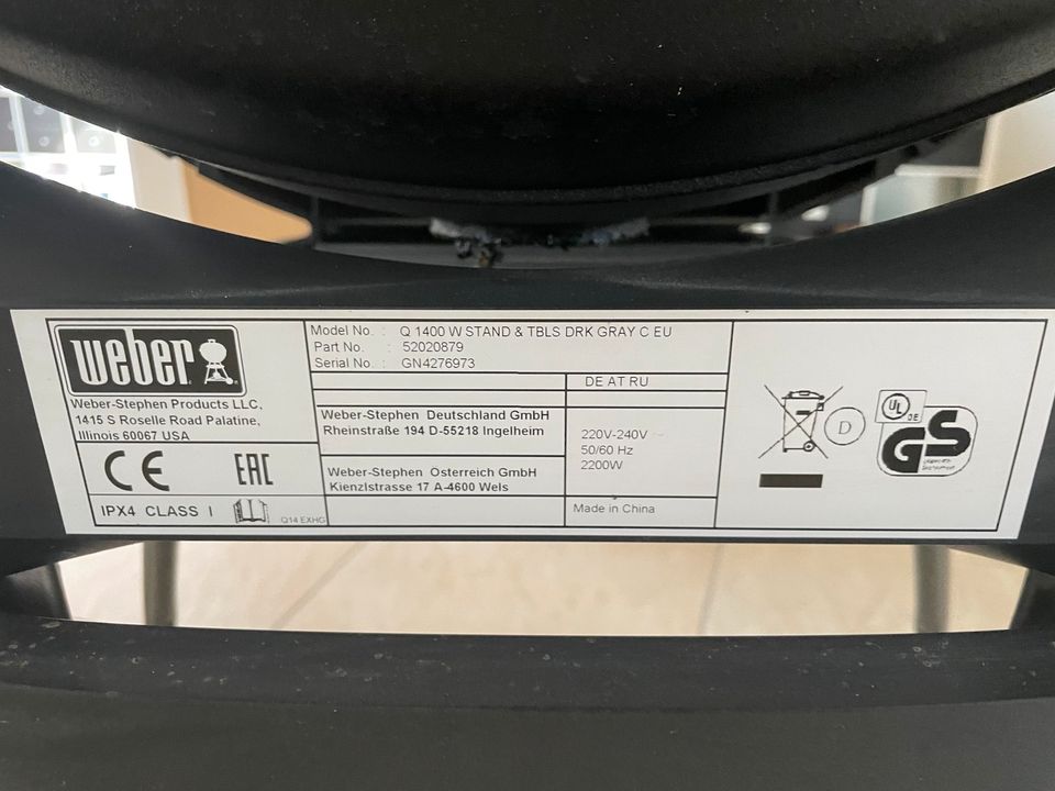 Elektrogrill Weber Q1400 2200 Watt mit Ständer und Abdeckung in Wesseling