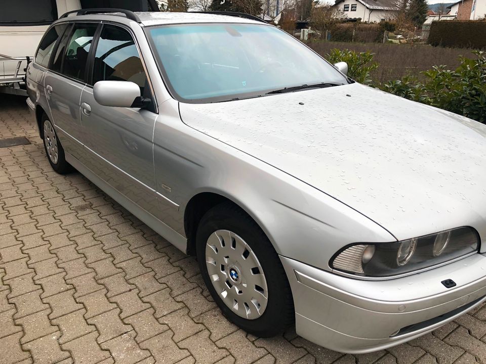 BMW 520i Kombi / Facelift /TÜV/ AHK / Topausstattung, Xenon in Schwandorf