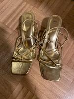 ZARA Sandalen – gold, Größe 39 – fast wie neu Berlin - Steglitz Vorschau