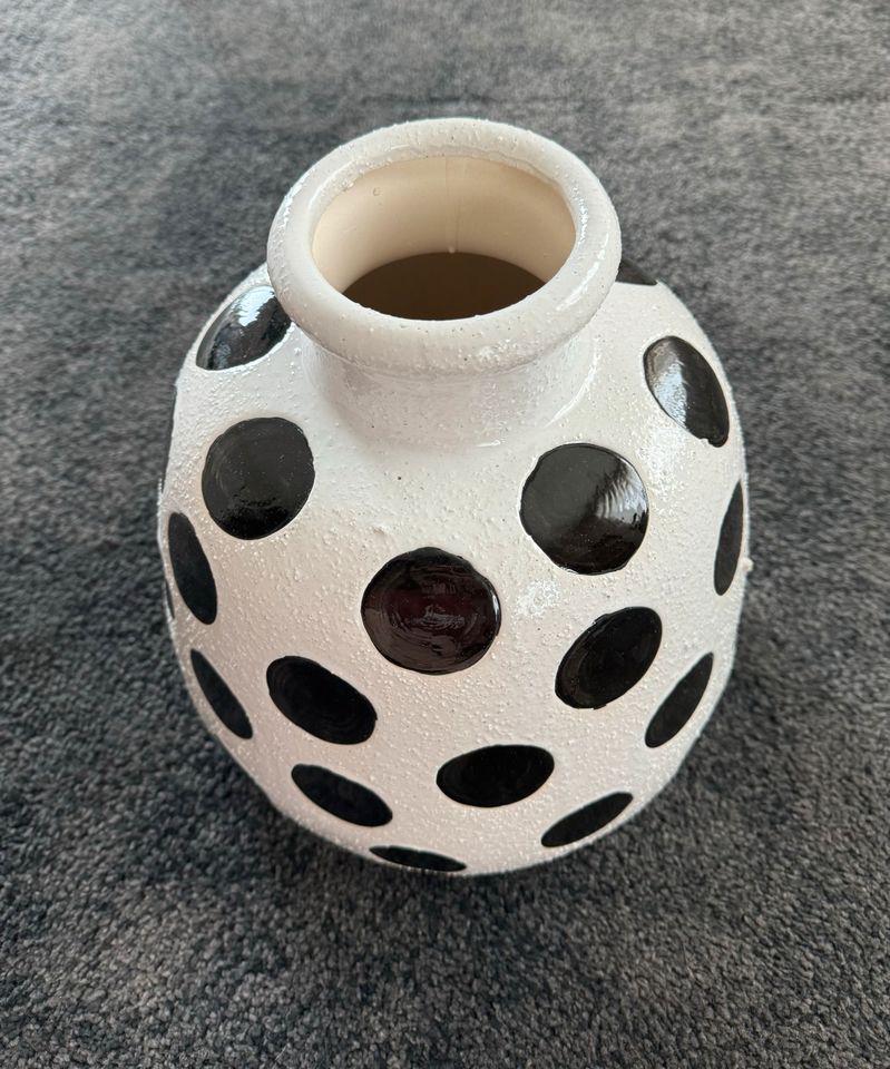Schöne ausgefallene Vase Bodenvase in Schlüchtern