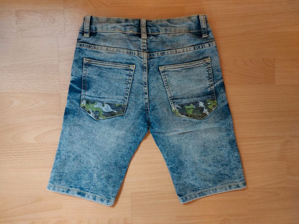 Jeansshorts Gr.128 v.Takko, kurze Jeans Junge, Shorts, Hose in Meerane