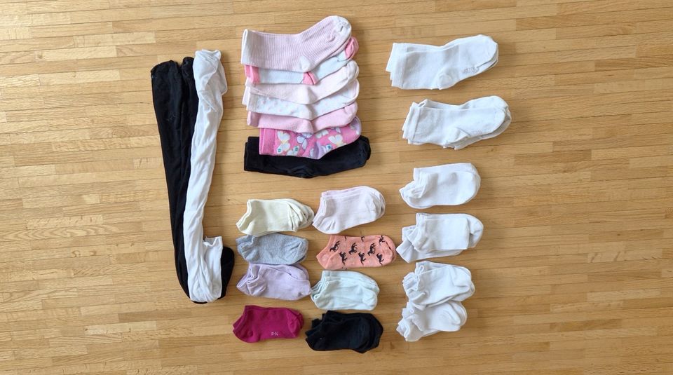 40 Paar Socken / Strümpfe für Kinder, Gr. 31-34 in Jüchen
