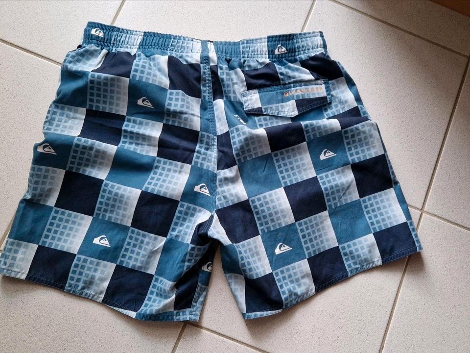 Quiksilver Badeshorts Badehose Volleyshorts Gr. L in Bellheim