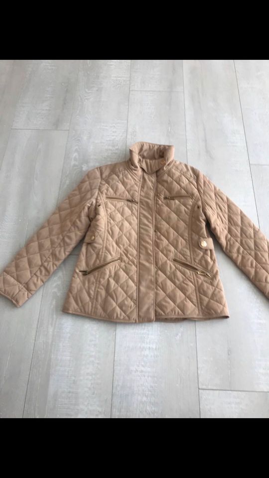 Zara Steppjacke Jacke Gr. 116/122 Neuwertig in Bergheim