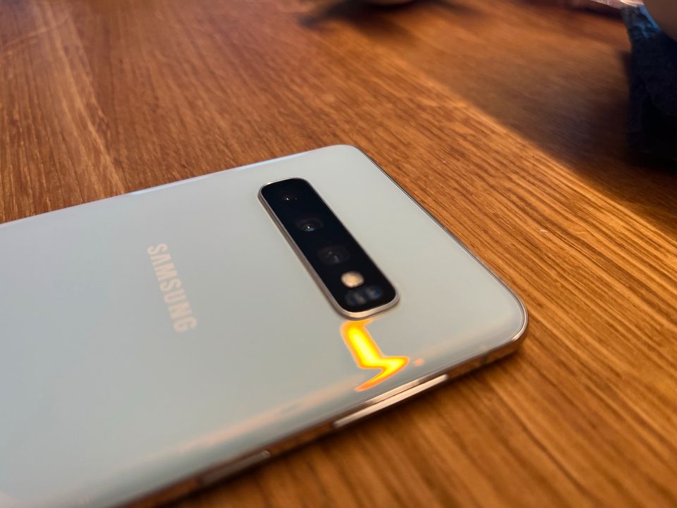 Samsung Galaxy S10 / 128 GB in Trautskirchen