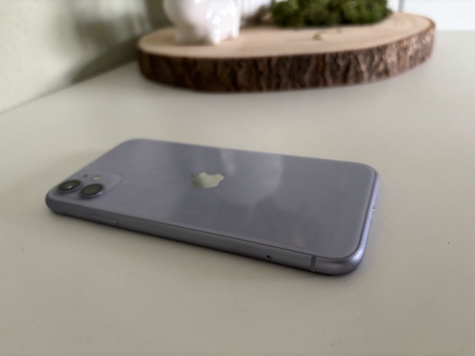 IPhone 11 - 64gb - violett in Hermeskeil