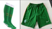 Werder Bremen Nike Trikot-Hose & Stutzen (verschiedene Größen) Bremen - Schwachhausen Vorschau