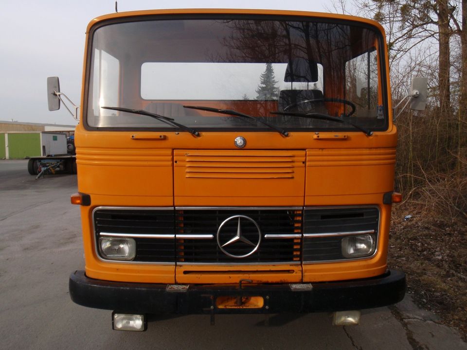 Mercedes Benz 911  mit  6 Zylinder OM352 in Erwitte