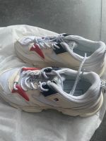 TOMMY HILFIGER Damen Sneaker Gr.36 Nordrhein-Westfalen - Wesseling Vorschau