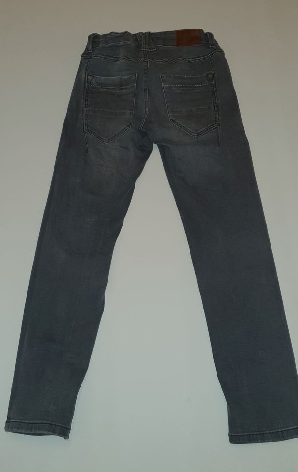 S.Oliver Jungen Jeans Grau 140 in Dresden