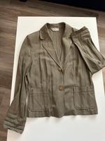 Yessica:Blazer olivgrün,Größe 40,Knöpfe,nie getragen Hessen - Friedberg (Hessen) Vorschau