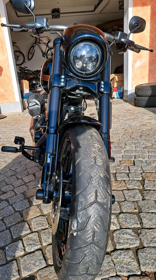 Harley Davidson Breakout CVO in Roßbach