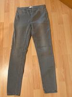 Tolle Jeans Hose Schlupfhose Gr. 34 hellgrau H&M Bayern - Augsburg Vorschau