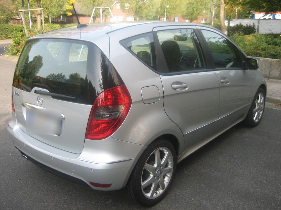 Mercedes Benz A 180 Benzin Typ 169 Sportpaket Comand Top-Zustand in Emden