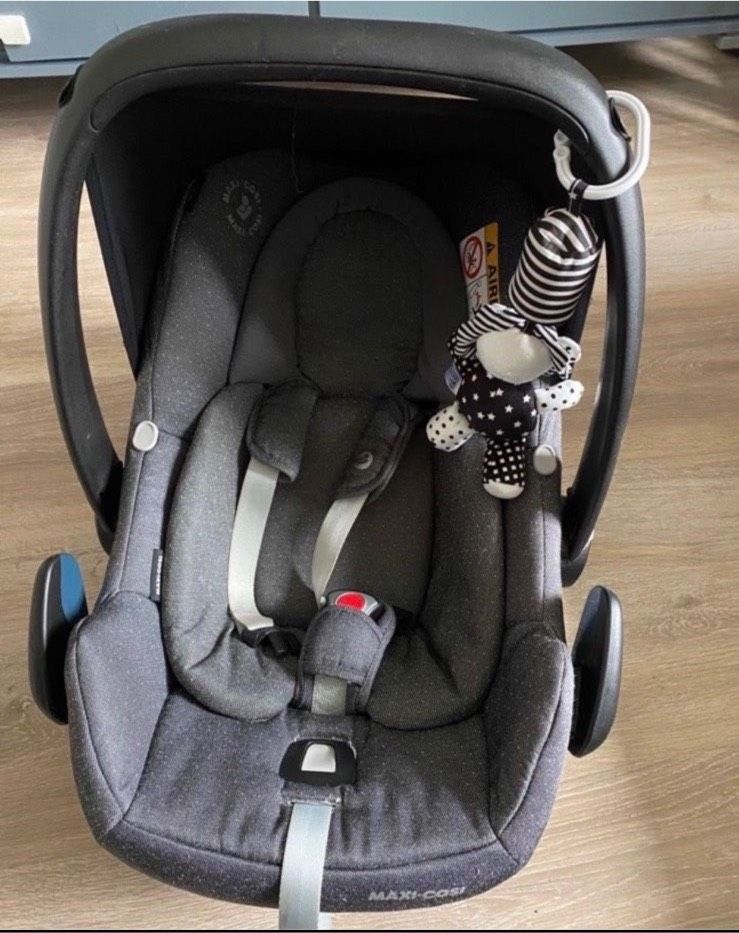 Maxi Cosi Babyschale Kindersitz in Wilhelmshaven