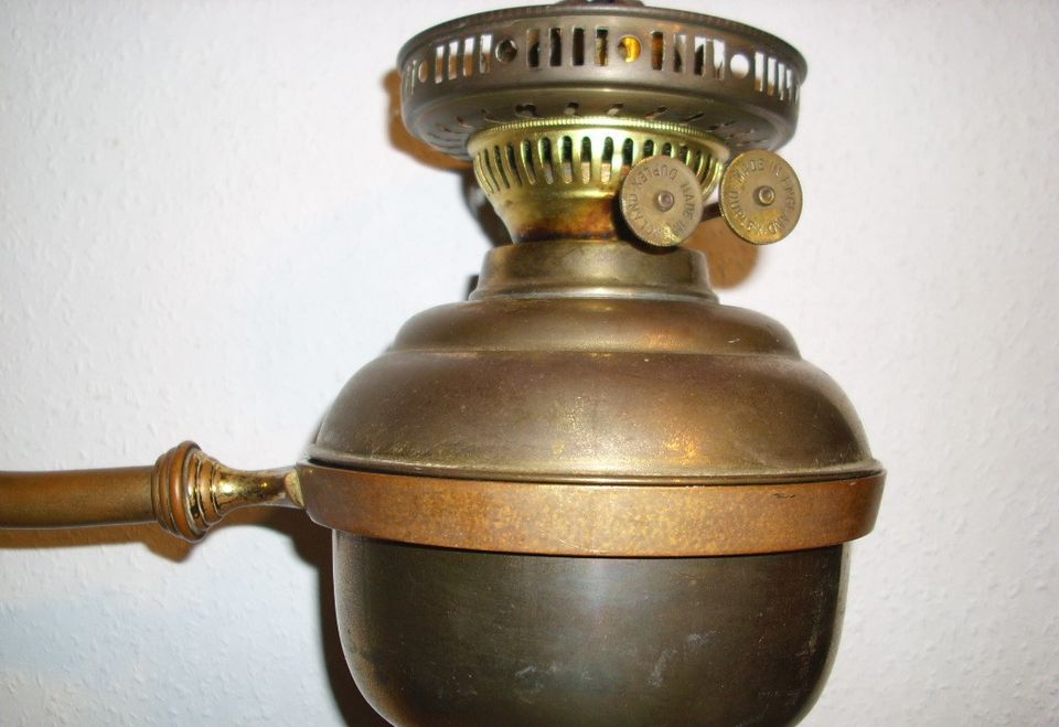 Antike Messing Petroliumlampe mit Duplex Brenner made in England in Mainz