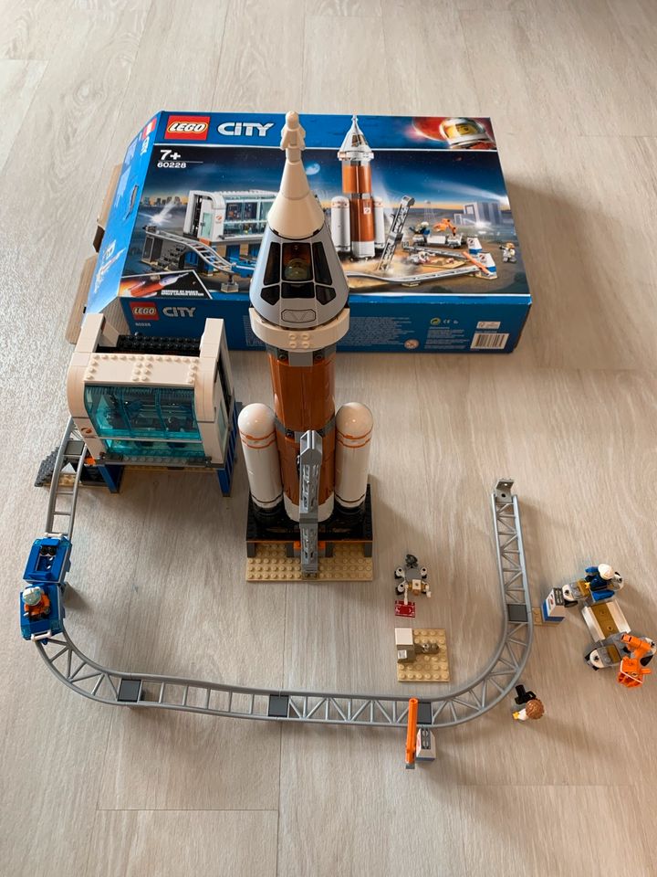 Lego City 60228 Weltraumrakete mit Kontrollzentrum in Hofheim am Taunus