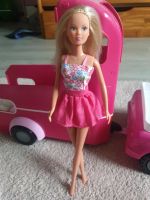 Barbie mit 2 Kleidern Nordrhein-Westfalen - Bergneustadt Vorschau