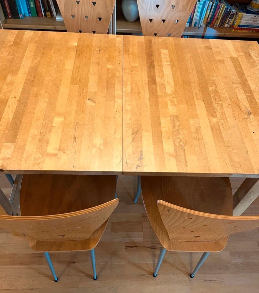 Verkauft ⚡️IKEA Holztisch mit 5 Stühle Holz Metall als Set in Wolfsburg