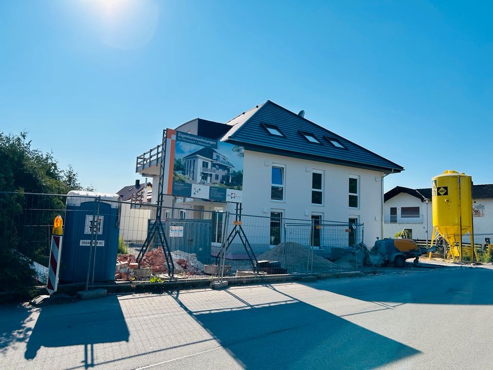 NEUBAU! 3-Zimmer-Südbalkonwohnung in toller Lage! in Wenzenbach