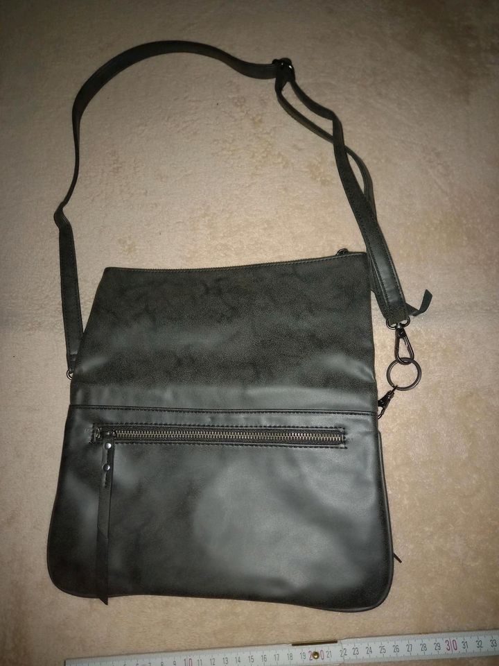 Neu Tasche Schultertasche Handtasche Clutch dunkelgrau 31x28 /28× in Bad Neustadt a.d. Saale