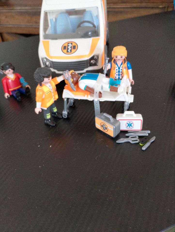 Playmobil Krankenwagen Set in Rieseby