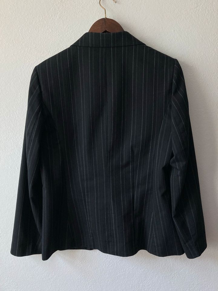 Jacket Blazer Jacke von S. Oliver schwarz Gr. 42 NEUWERTIG in München