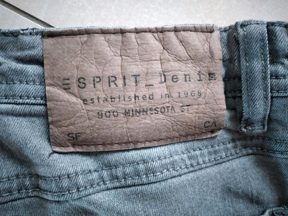 Jungen Esprit Jeans Hose Gr. 140 in Merzig