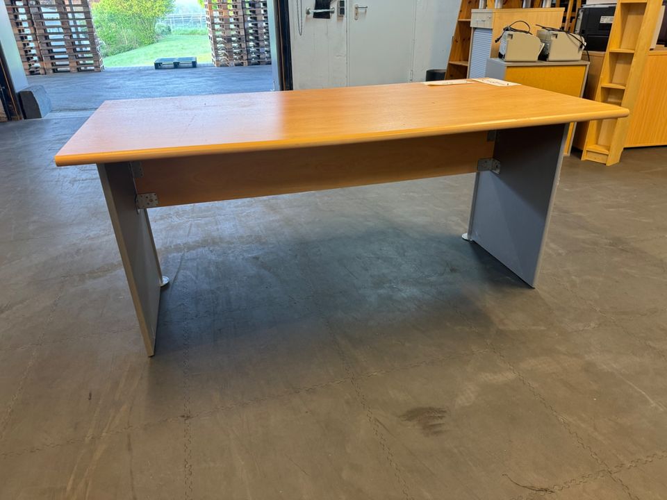 Schreibtisch 160x80 in Blomberg