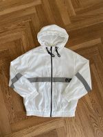 Bershka Trainingsjacke Jäckchen Damen Gr.34 Xs Berlin - Wilmersdorf Vorschau