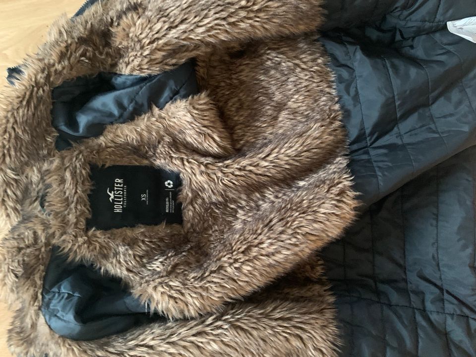 Hollister California Jacke/Mäntel Schwarz mit Kapuze Größe XS in Hamburg