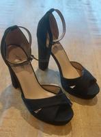 High Heels Sandalette schwarz Gr.40 Niedersachsen - Twist Vorschau