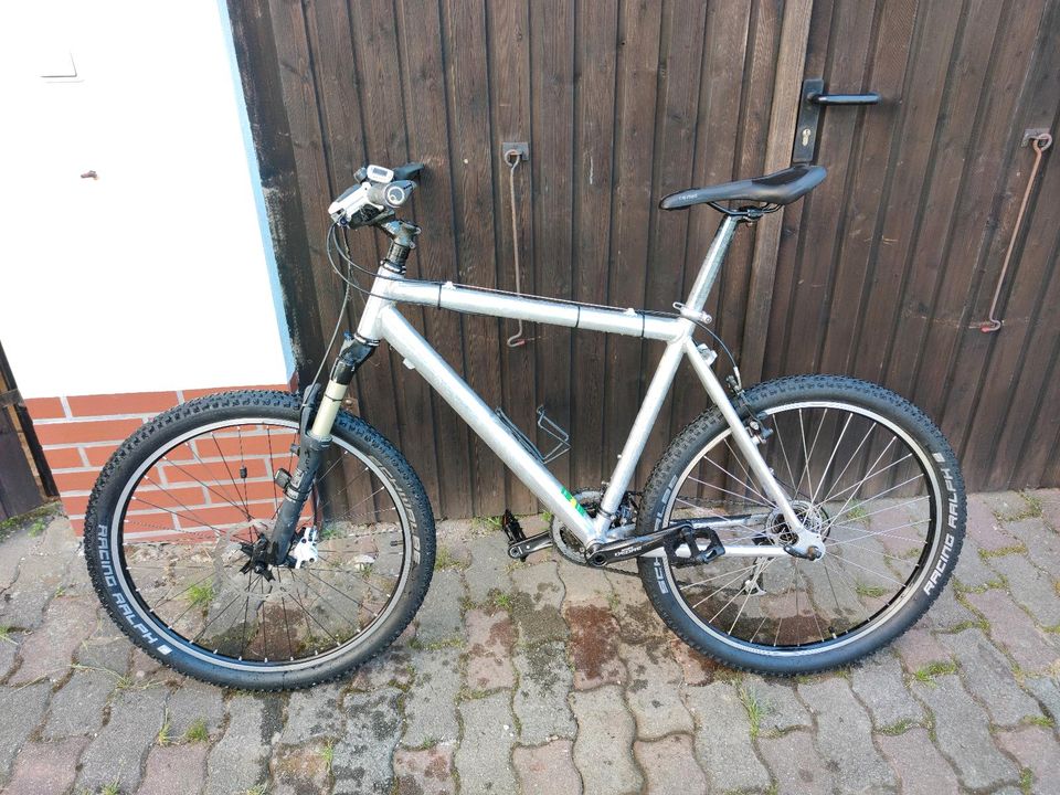 Mountainbike 26" Rock Shox Reba Deore Hardtail in Zwickau