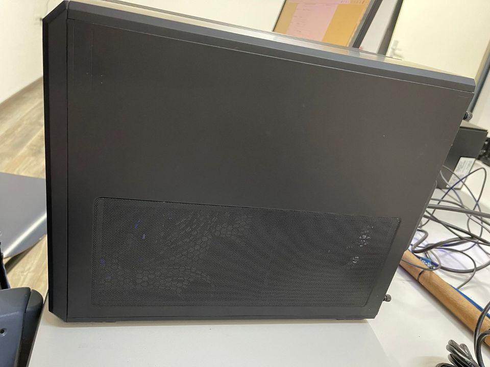 Gaming PC Intel i7-7700 GTX 1070 4GB 16GB Ram 500BG SSD in Stuttgart