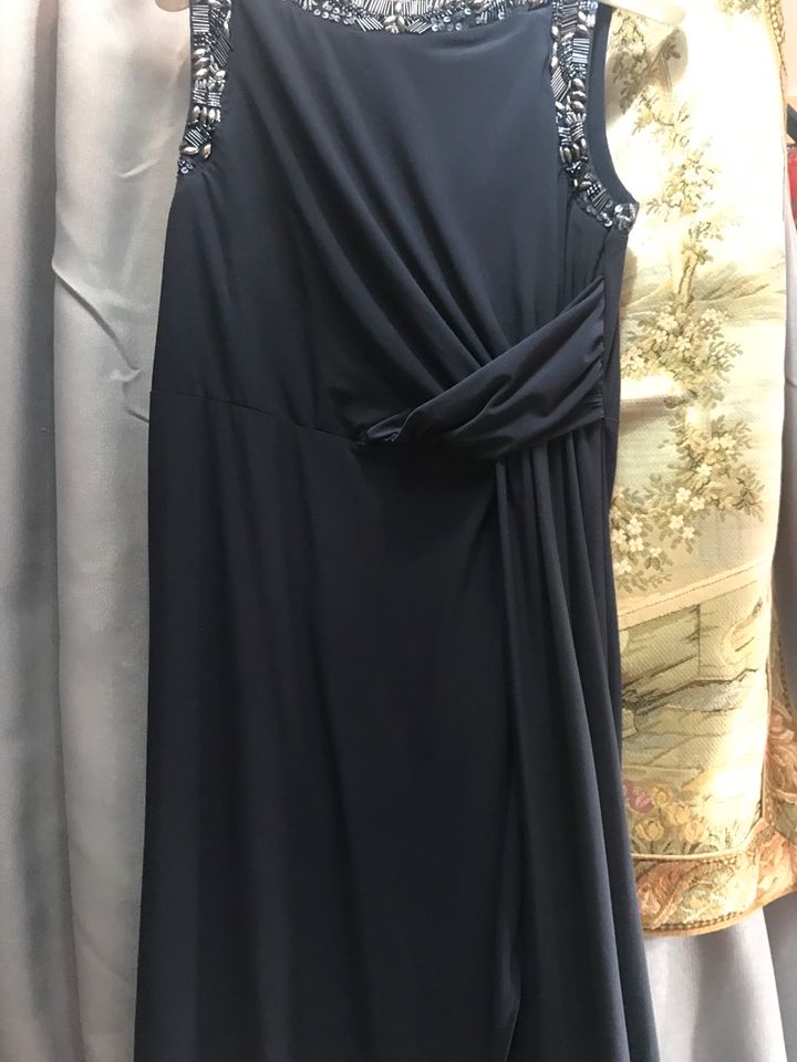 Cocktail Kleid Luxus Abendmode Kleid Swarovski Steine 38 neu in Regensburg