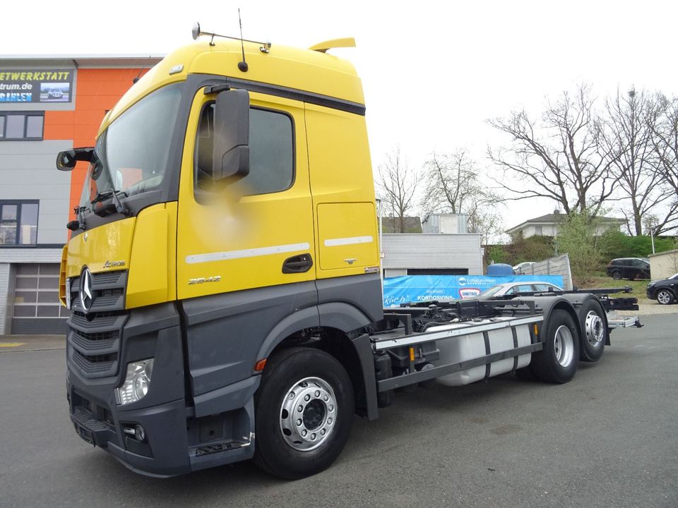 Mercedes-Benz Actros  2542 Wechselbrücke in Zirndorf