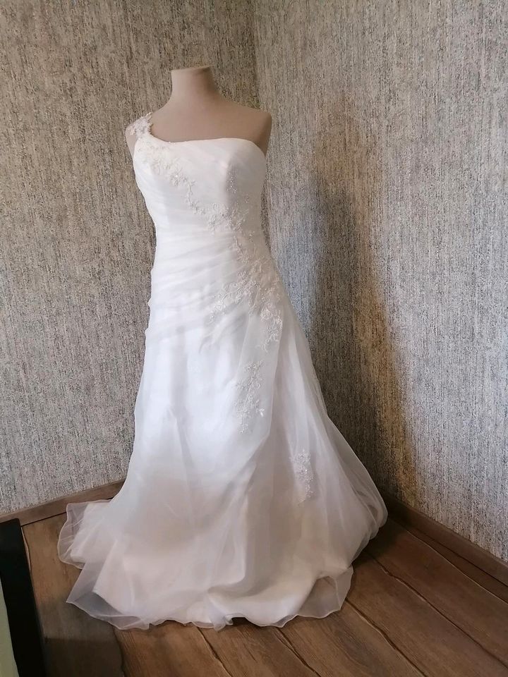 Brautkleid "Tres Chic" in Wermsdorf