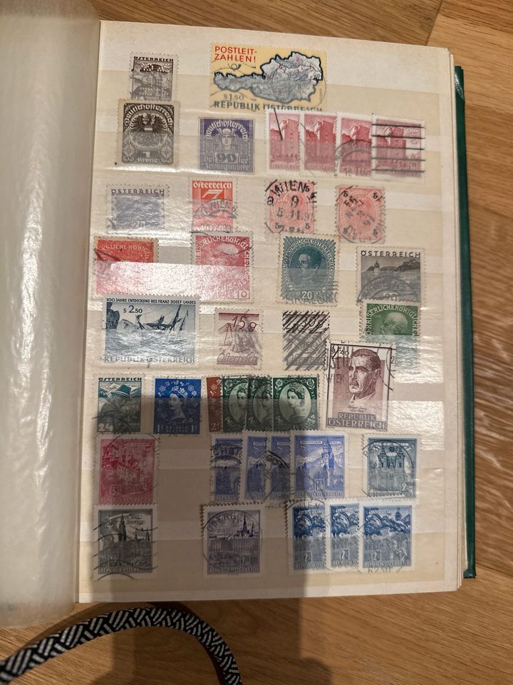 Briefmarkensammlung Briefmarkenalbum in Niederdorfelden