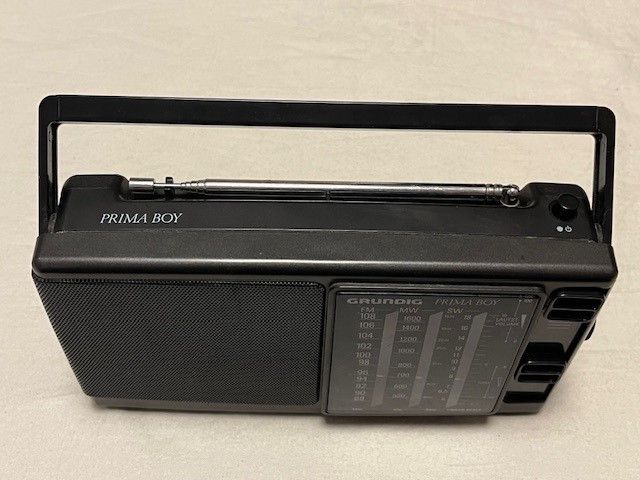Radio Grundig Prima Boy 70k - Vintage Radio - Tragbar inkl. Kabel in Wolfsburg