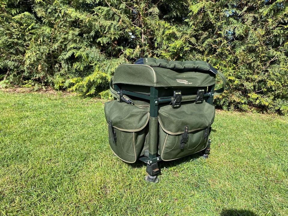 Ultimate Protect Ruckbox Sitzkiepe Fox Nash Karpfenangeln Trakker in Emsdetten