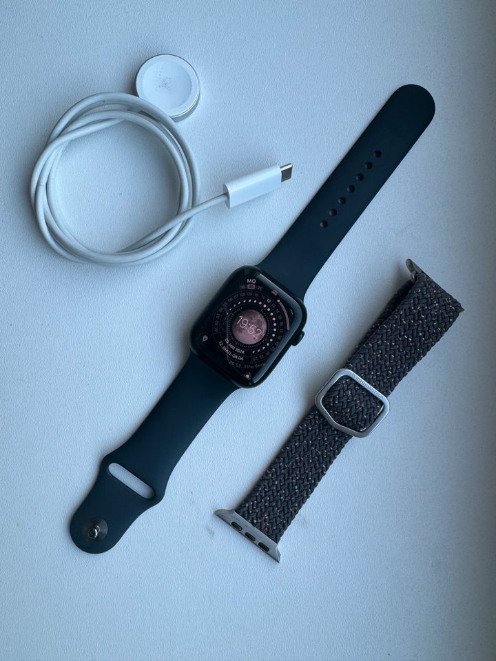 Apple Watch 7, 45 mm, Edelstahl, cellular in Seligenstadt
