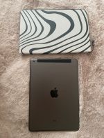 Apple iPad 9th Generation, 64 GB, Space Grey und Hülle Niedersachsen - Bersenbrück Vorschau