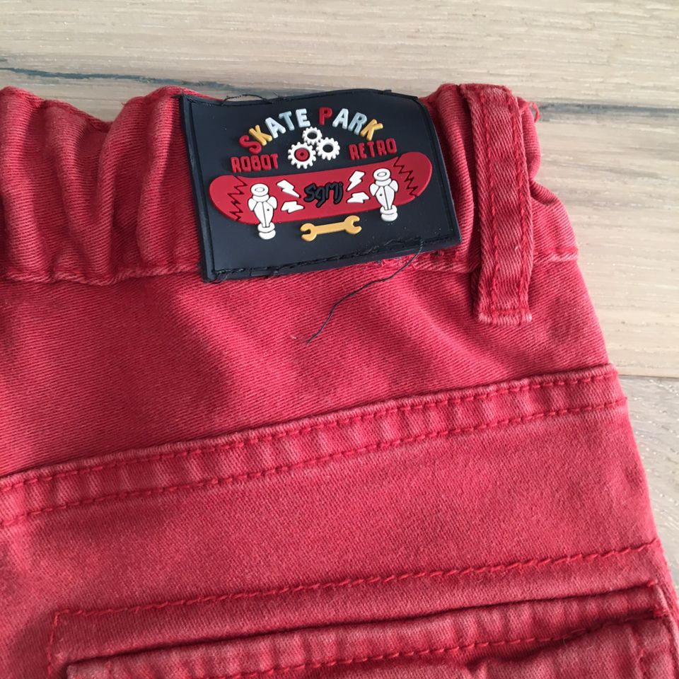 Tolle Jeans / Hose, Sergent Major, rot / Skater, 128 in Hamburg