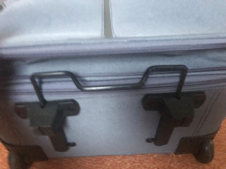 Koffer mit Rollen Stoff ca 64 cm wie neu in Osterholz-Scharmbeck