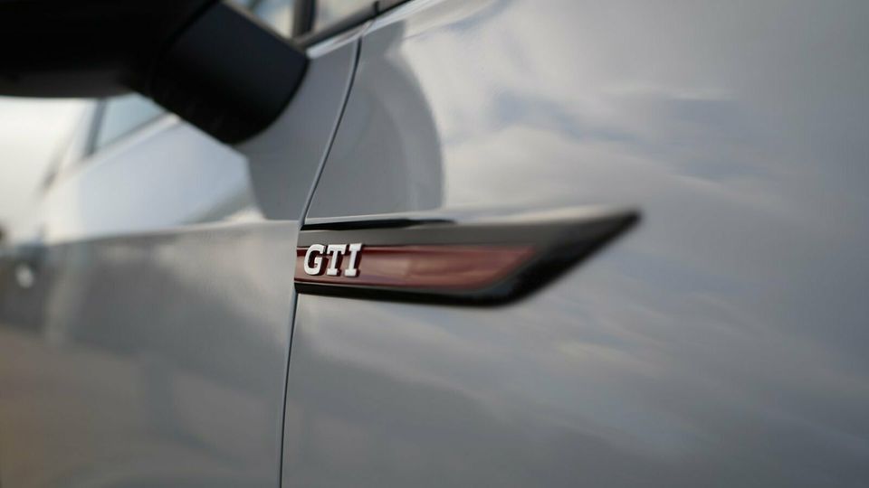 VW Golf 8 GTI Clubsport Autovermietung Mietwagen Automieten Rent a car in Berlin