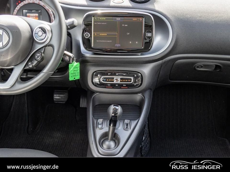 Smart EQ forfour passion 22kW *Exclusive*LED*Pano*Cam in Dettingen unter Teck