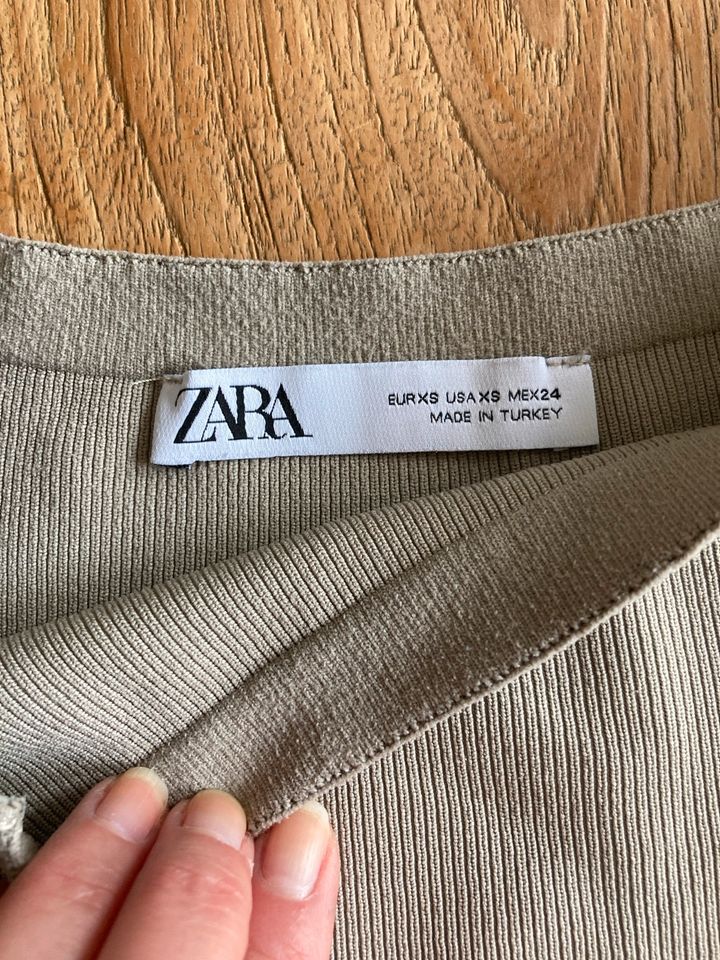 Zara top stretch in Bendestorf