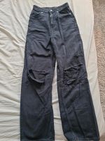 Schwarze straight leg jeans von H&M mit Löchern in Gr.36 Berlin - Steglitz Vorschau