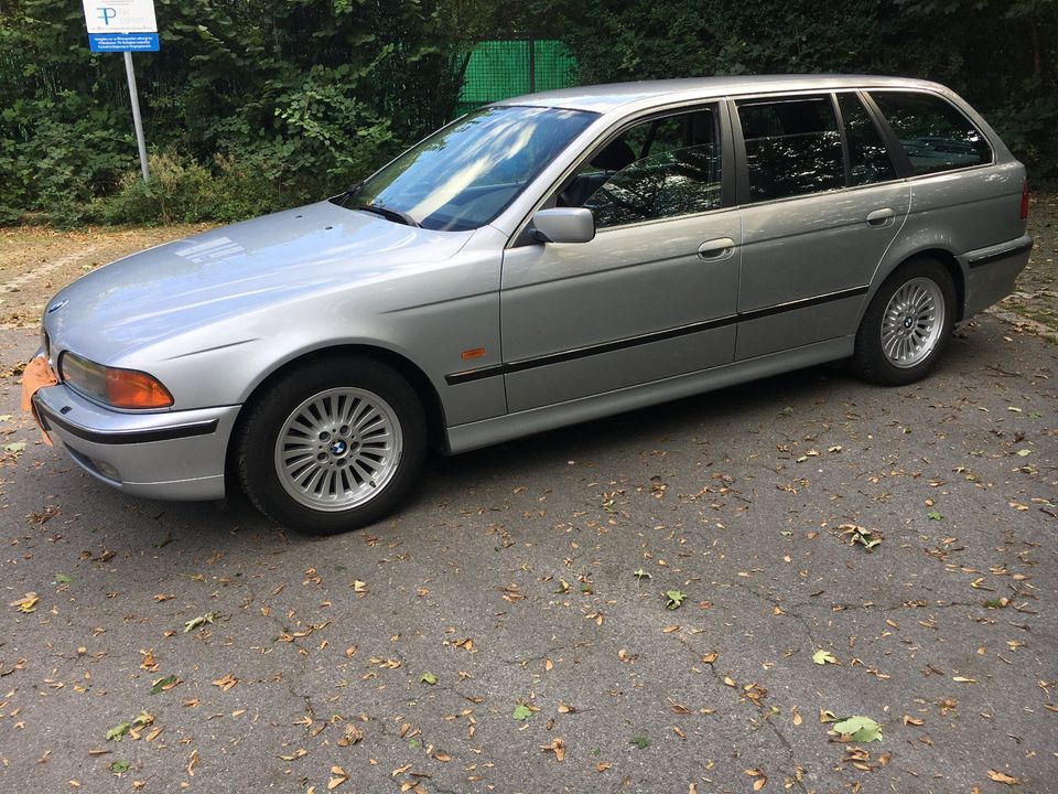 BMW e39 528i Touring Leder AHK TÜV 09/25 in Bochum